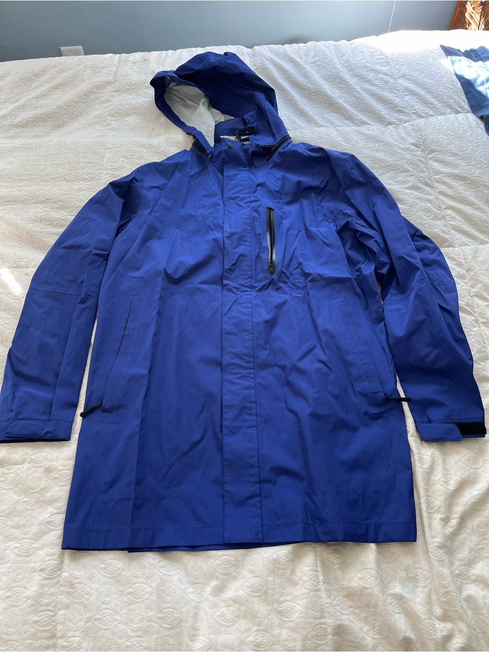 Saks Fifth Avenue Waterproof Hooded Rain Jacket - Blue size large